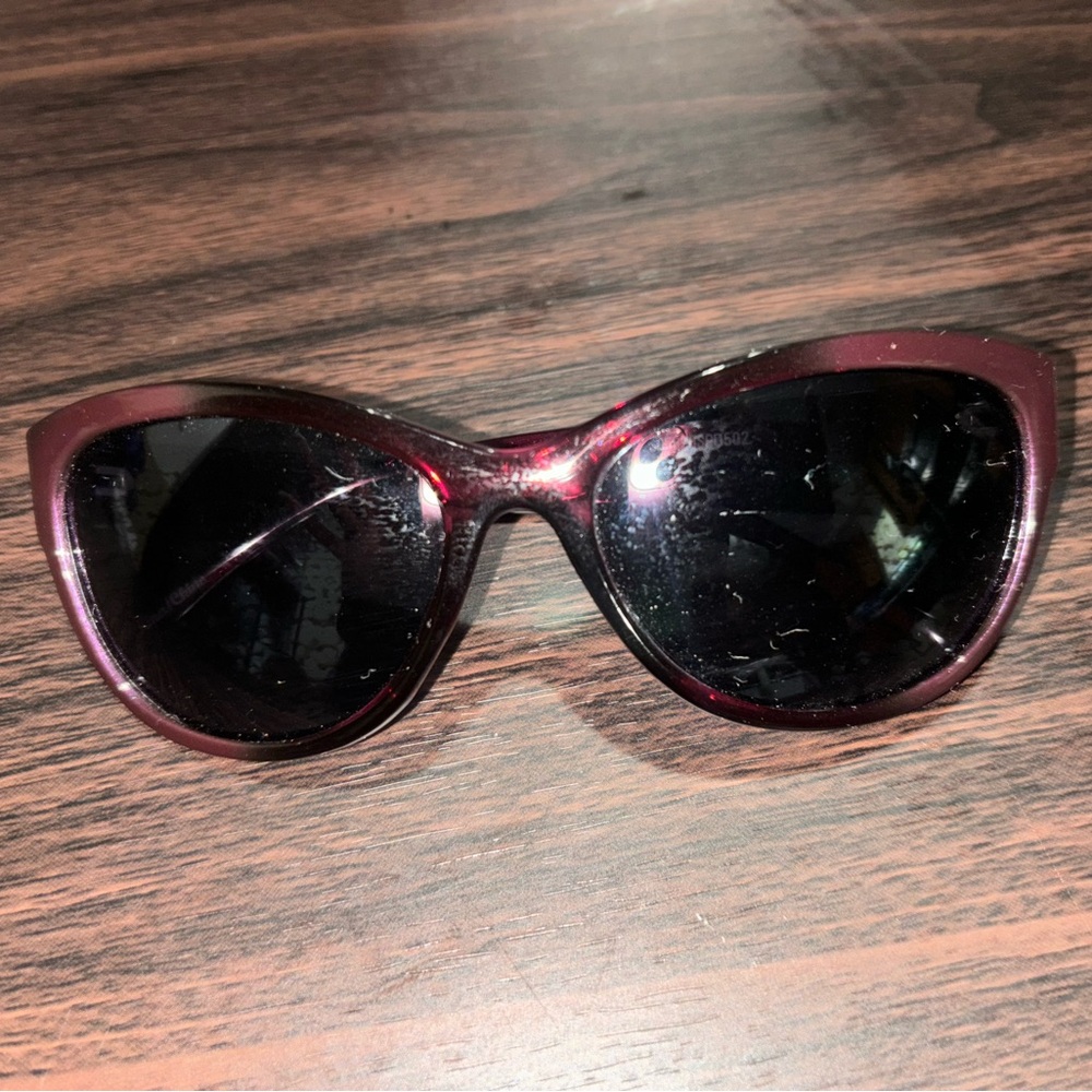Burgundy sun glasses